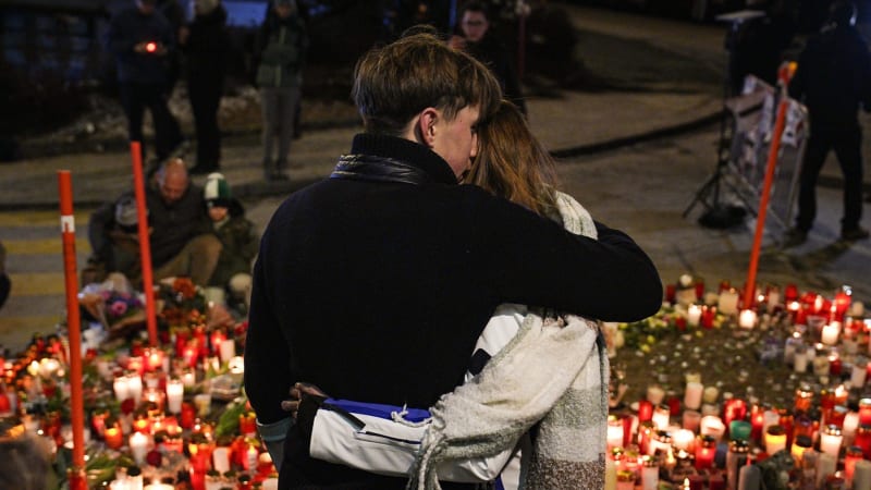 Další oběť ohnivého pekla ve Švýcarsku. Po měsíci v nemocnici zemřel 18letý mladík