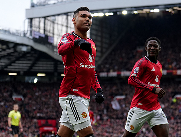 ONLINE: United vedou nad Fulhamem, Villa prohrává. Večer Tottenham - City