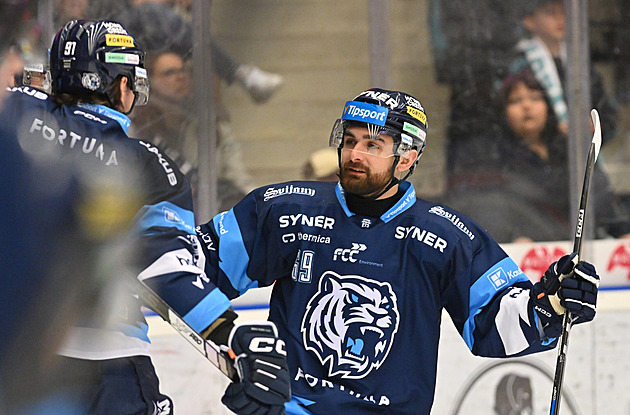 ONLINE: Liberec navyšuje náskok, Hradec po ráně Nenonena vede nad Třincem