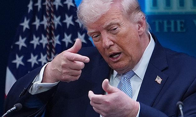 Írán žádá před jednáním o míru zmrazený majetek. Trump preventivně chystá údery