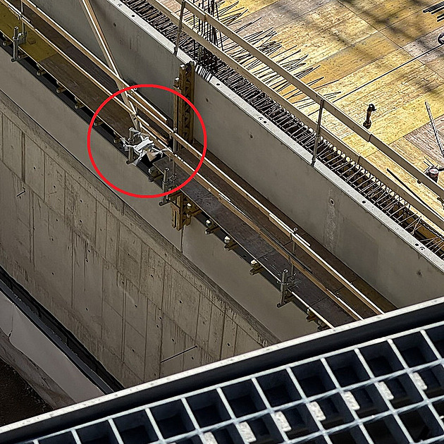 Ohrozil vrtulník záchranářů. Jaký trest pilotovi dronu hrozí, popisuje mluvčí