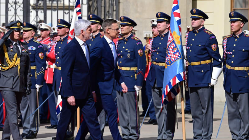 Pavel na Hradě přivítal finského prezidenta Stubba. Řešit by měli Ukrajinu i NATO