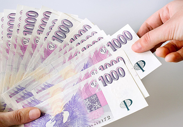 Mají stejnou hrubou mzdu i práci, na výplatní pásce ale rozdílné příjmy. Proč?