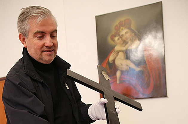 Msta, možná pominutí smyslů, říká vikář ke krádeži lebky. Může se najít „sama“, věří