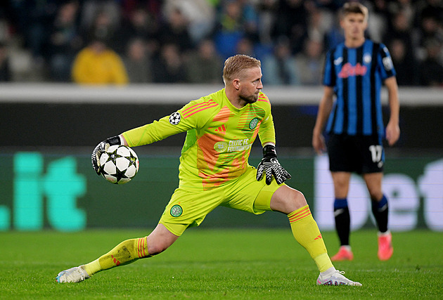 Zraněné rameno a konec. Dánský gólman Schmeichel se v 39 letech loučí s fotbalem
