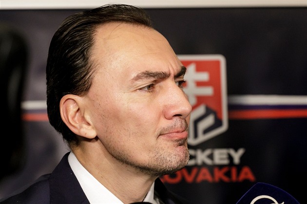 Krutý konec, mrzí Slováky. Po podnětu na rozhodčí nás pískali Češi, divil se Šatan