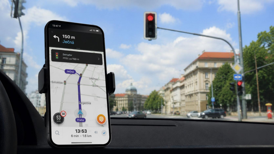 Waze dostává skvělou novinku: při cestování pomůže každému z vás