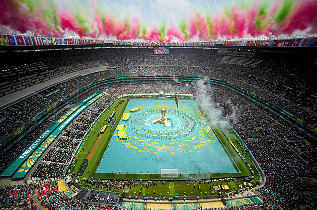 Vítejte na fotbalovém Olympu. Azteca, stadion všech stadionů, uhranula i papeže
