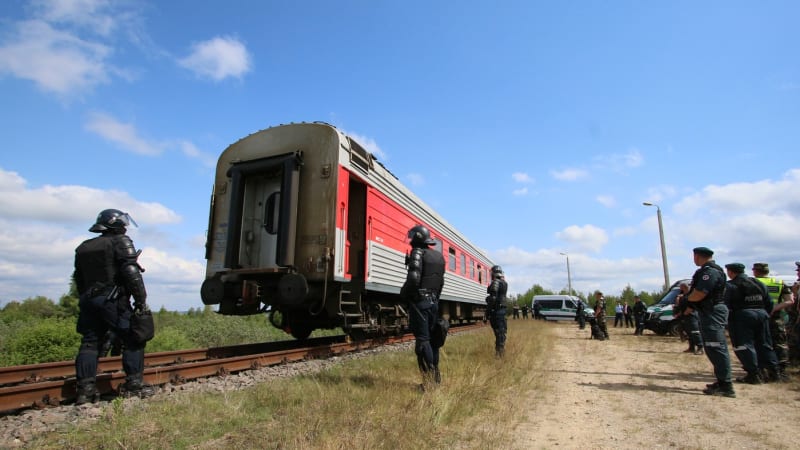 Vyskočil z vlaku, aby se vyhnul Putinově válce. Rus má ale jen malou šanci na azyl v EU