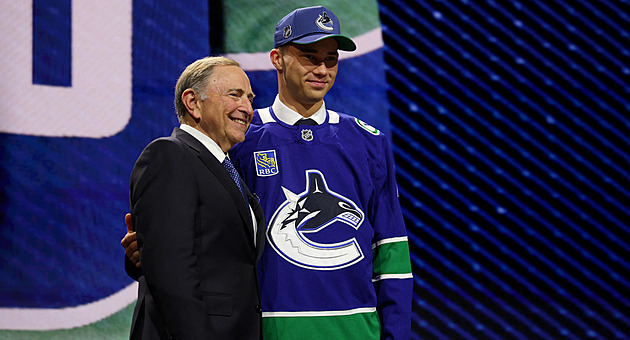 Oceán, hory a bezpečí. Čeká Novotného u Canucks nově jmenovaný kapitán Hronek?