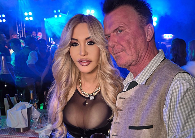 Nová láska? Dolly Buster se líbala s princem a provozovatelem nevěstinců