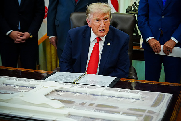USA testují loajalitu k Trumpovi speciálním dotazníkem. Země NATO jsou znechuceny
